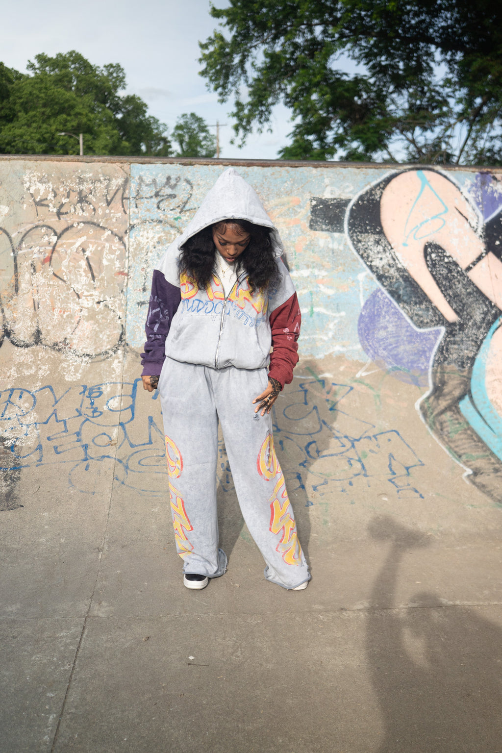 Distressed STILO Baggy Sweatpants - Grey