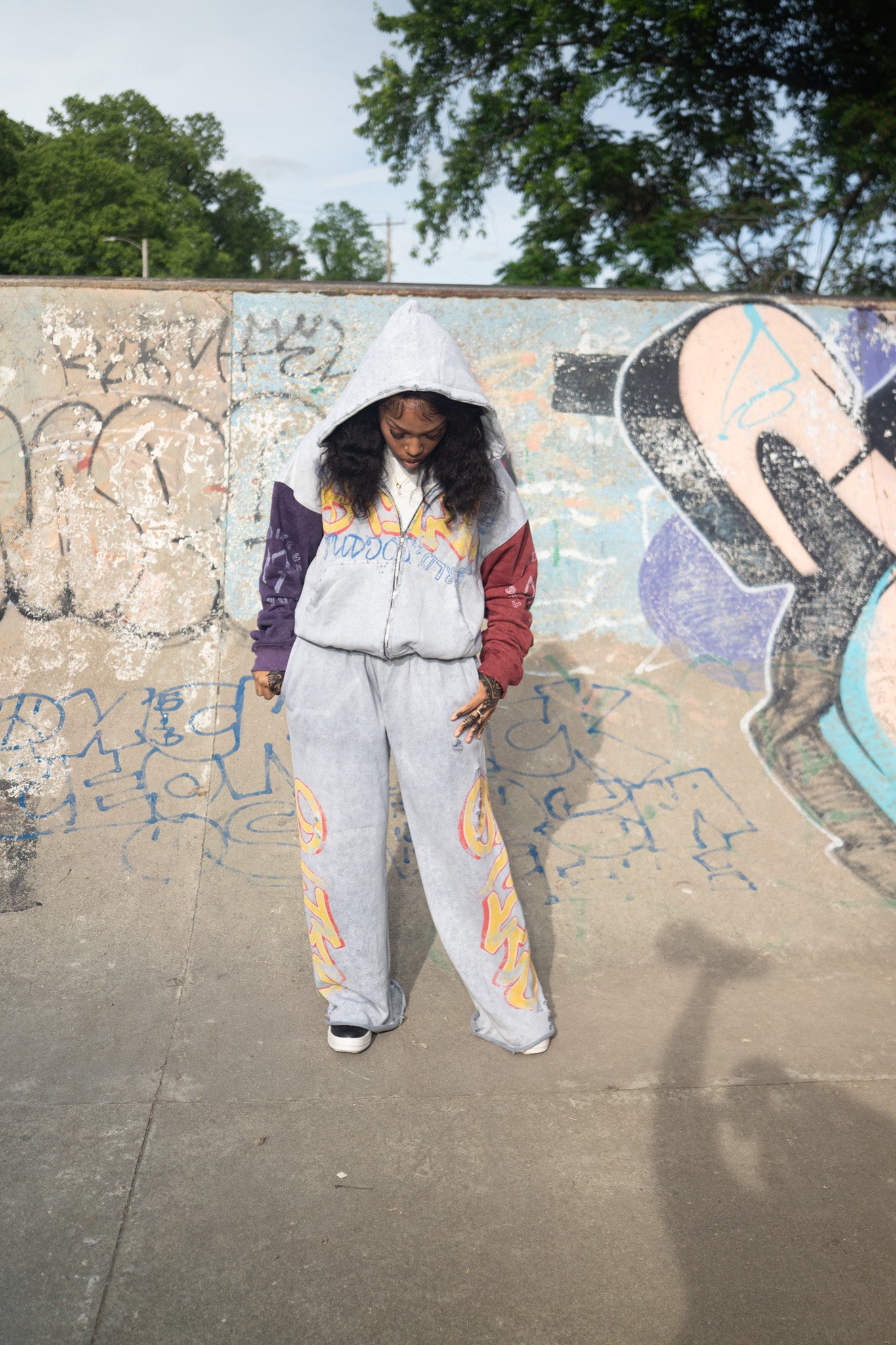 Distressed STILO Baggy Sweatpants - Grey
